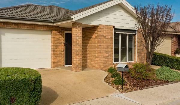 22 De Carla Crescent